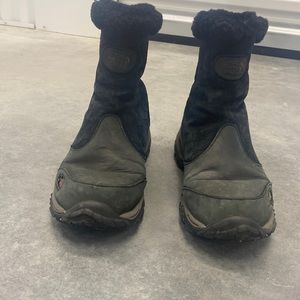 Women’s Northface winter boot fully insulated 8.5 dirty, but great condition!